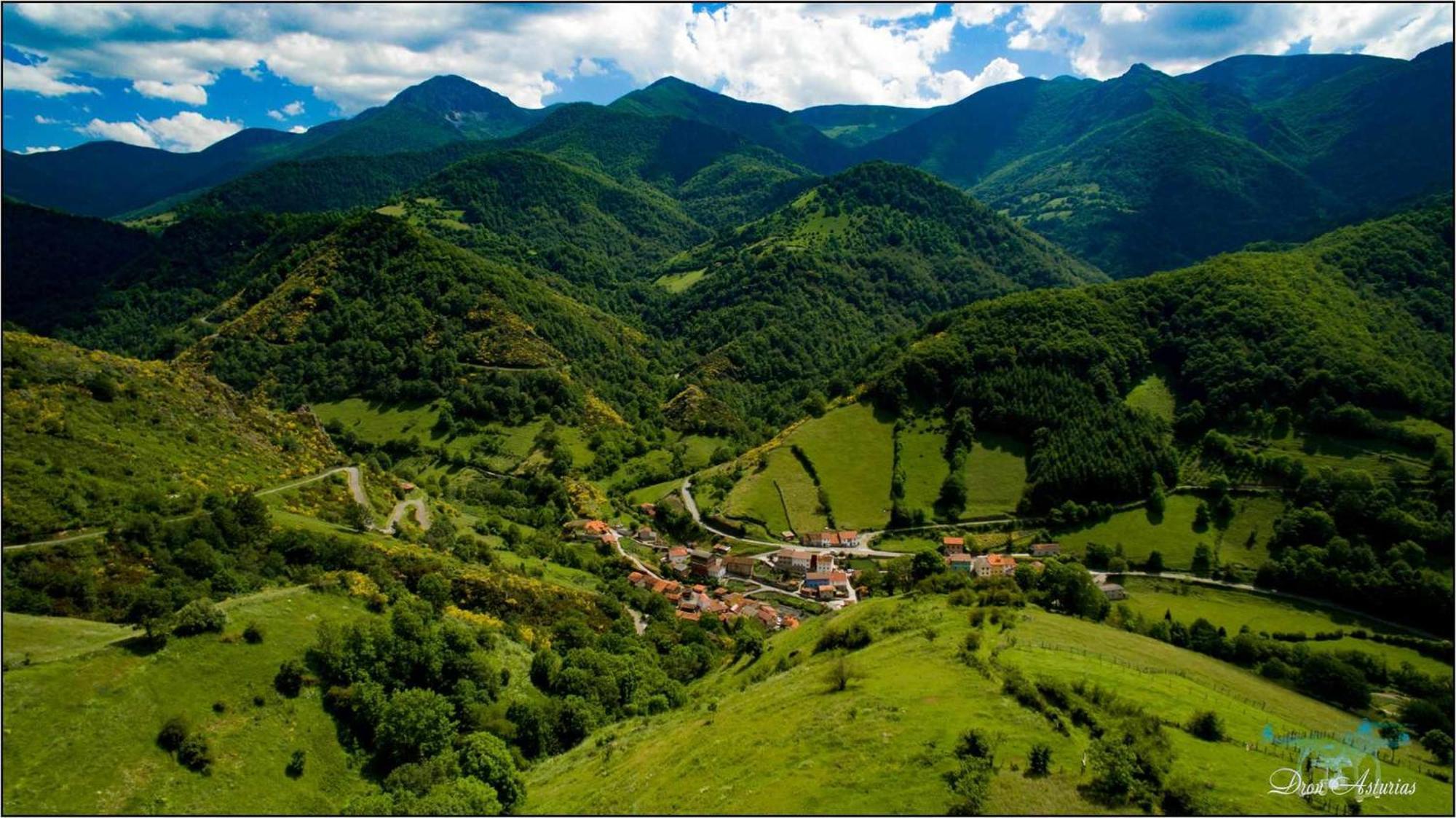 Apartamentos Turisticos El Balcon De Llavandes Colombres Dış mekan fotoğraf